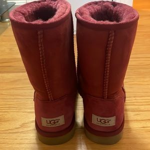 Burgundy Uggs Women’s Size 7